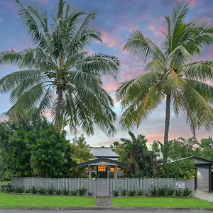 https://sweet-creek-cottage-palm-cove.queenslandhotels.net