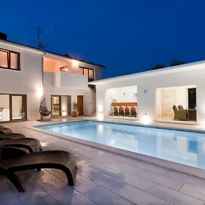 https://funcic-apartments-pula.in-istria.net